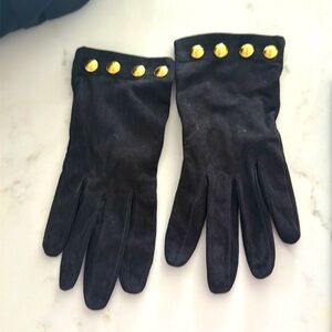 3 pairs of gloves